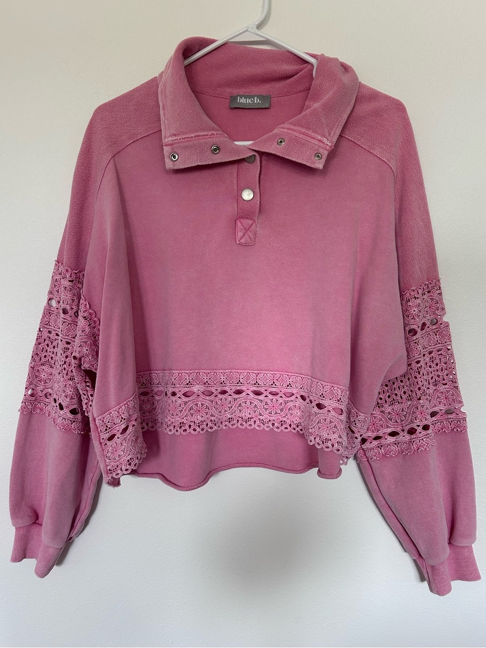 Blue B Women’s Pullover - Size Large